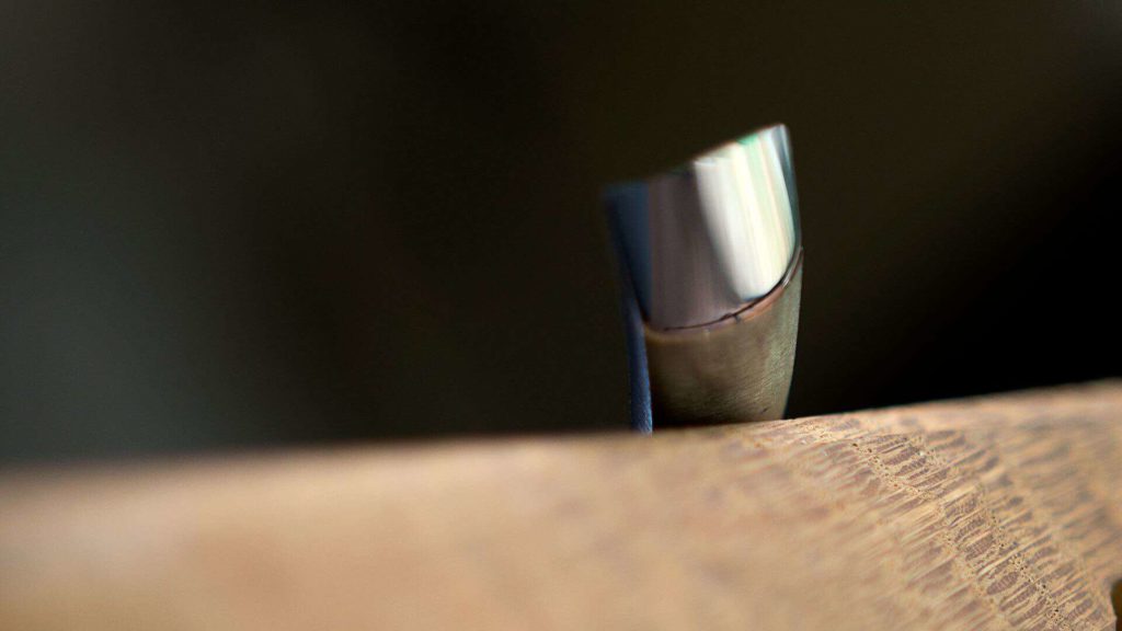 Learn to Sharpen a Carving Spoon Gouge at School of Woodcarving with Alexander Grabovetskiy - Woodcarver https://schoolofwoodcarving.com #woodcarving #woodworking @grabovetskiy