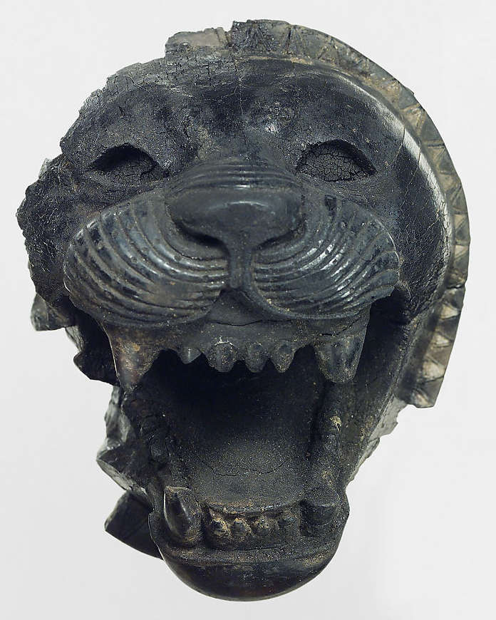 research stage of carving lion head