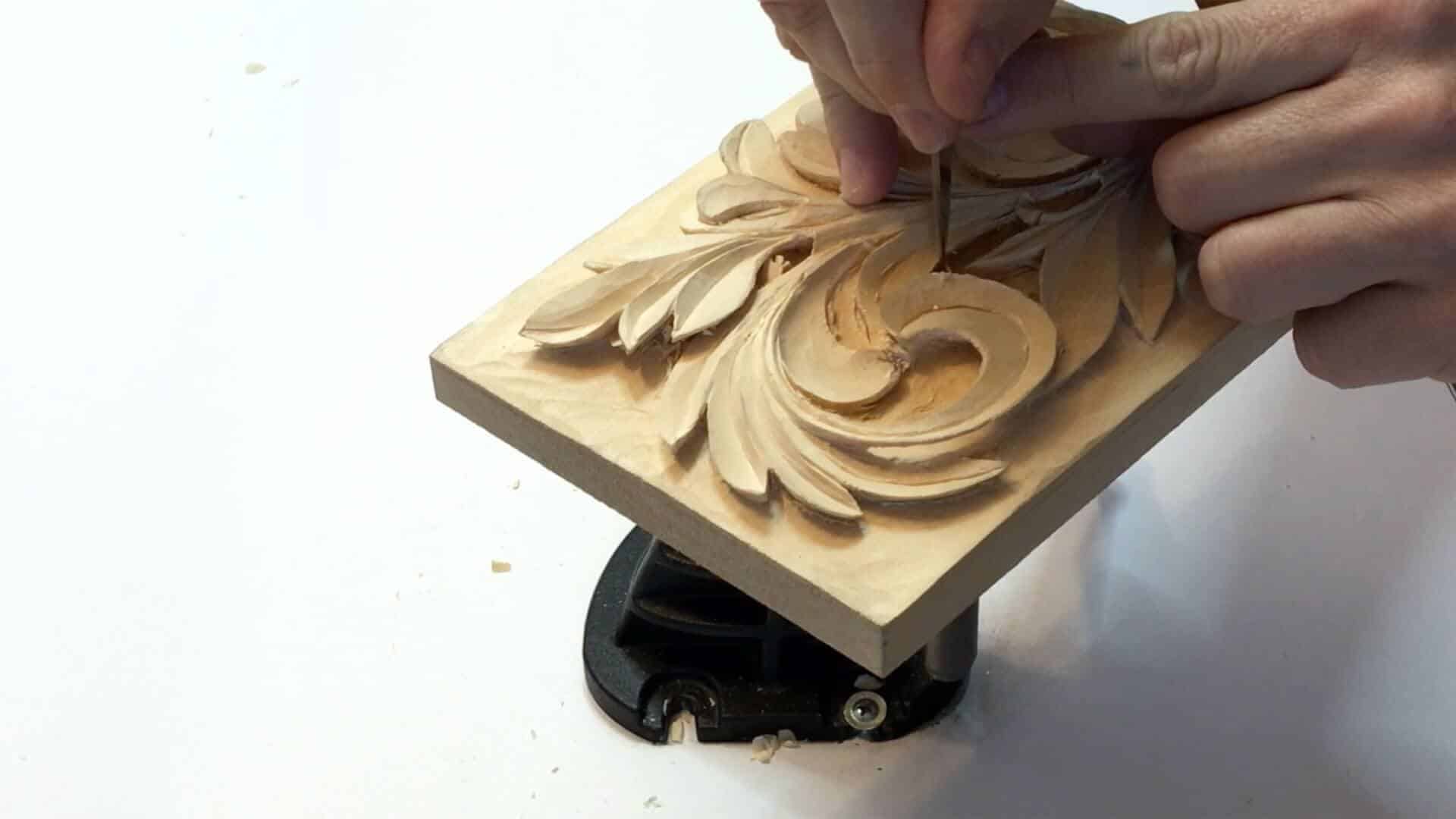 How to carve acanthus leaf
