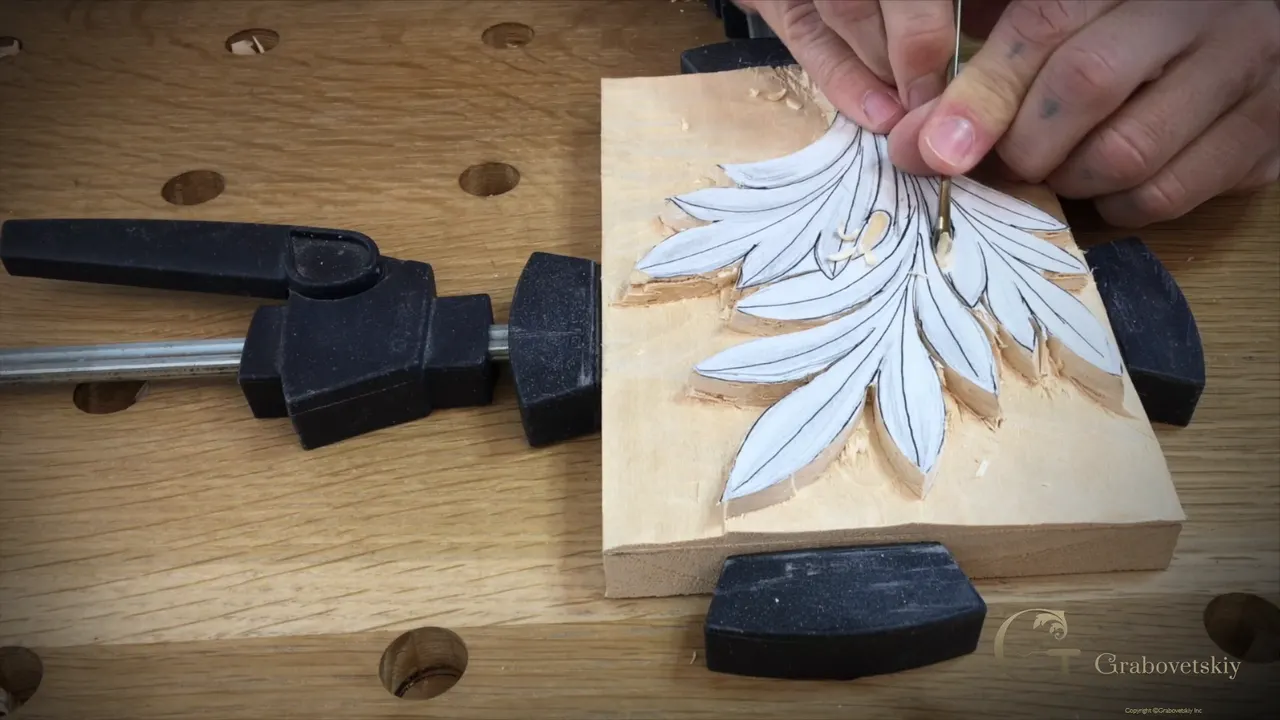 Small gouge works in close on the pattern.