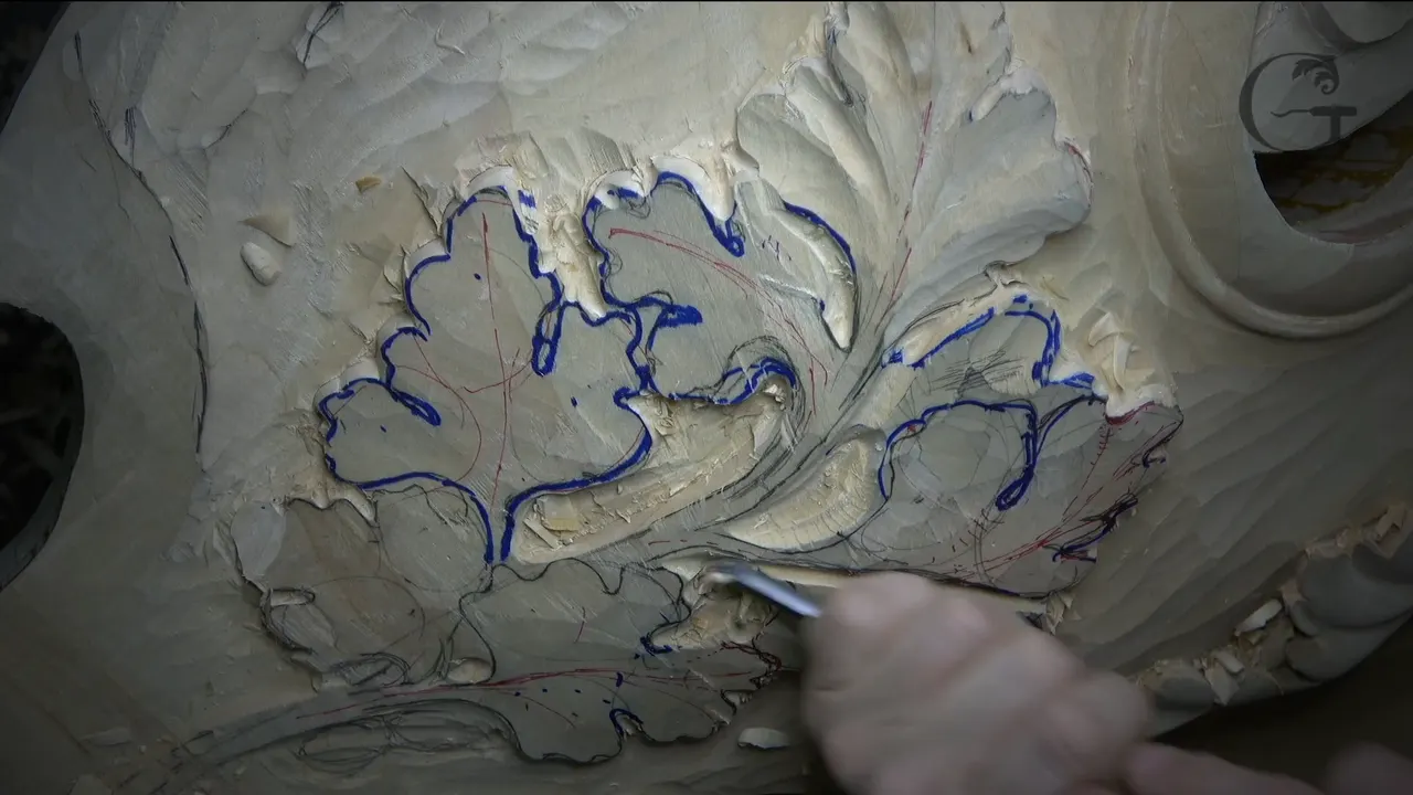 Lobed leaves traced in blue, with a narrow gouge at their base